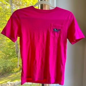 Never worn Vineyard Vines t-shirt! Youth Medium (12-14)